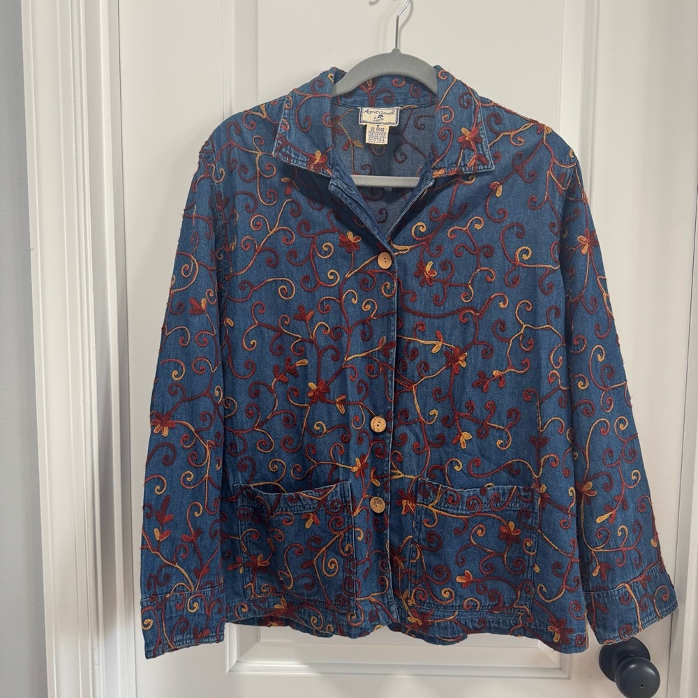 Vintage April‎ Cornell size Medium Embroidered Denim Jacket Shacket Button Front